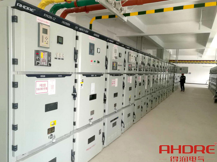 10KV高壓柜現(xiàn)場(chǎng)圖.jpg 10KV高壓柜現(xiàn)場(chǎng)圖.jpg