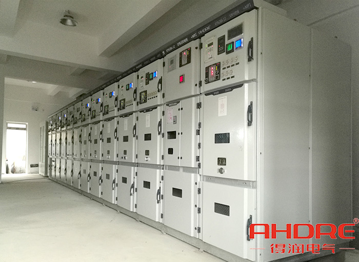 鳳陽(yáng)珍珠水泥10KV高壓柜現(xiàn)場(chǎng) (2).jpg 鳳陽(yáng)珍珠水泥10KV高壓柜現(xiàn)場(chǎng) (2).jpg