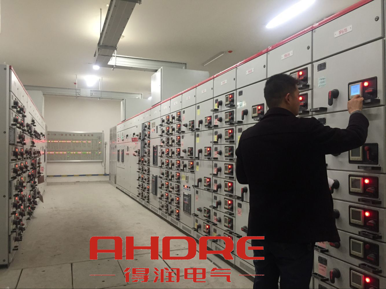 得潤電氣 MNS2.0低壓開關(guān)柜 咨詢熱線:4000551777 得潤電氣 MNS2.0低壓開關(guān)柜 咨詢熱線:4000551777