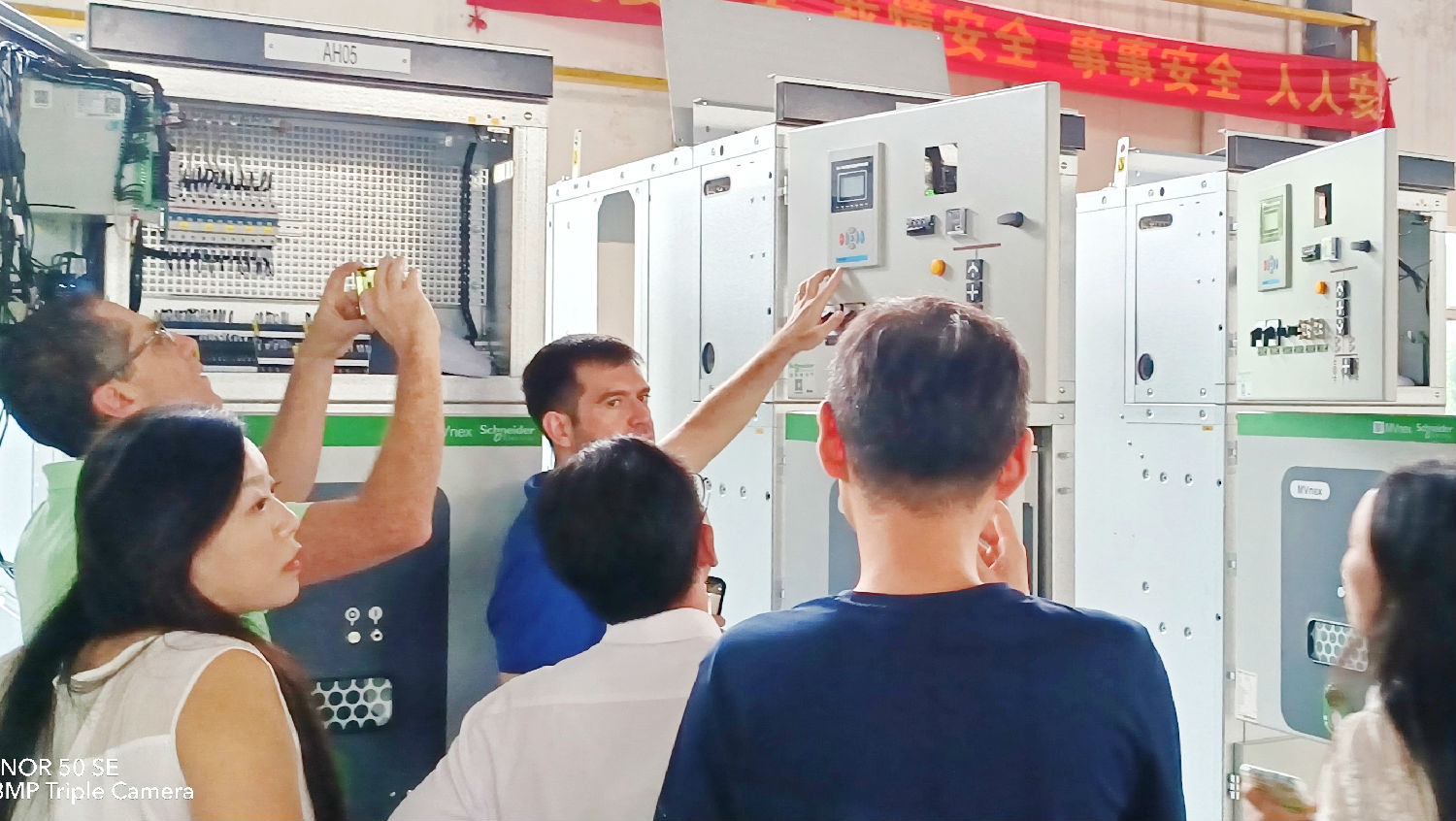 得潤電氣施耐德高壓柜MVnex參觀 得潤電氣施耐德高壓柜MVnex參觀