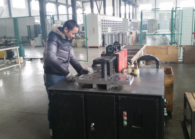 安徽得潤(rùn)電氣技術(shù)有限公司，主營(yíng)：高低壓開(kāi)關(guān)柜，高低壓無(wú)功補(bǔ)償柜，消弧消諧裝置，自動(dòng)化控制系統(tǒng)，綜保、儀表等，全國(guó)統(tǒng)一客服熱線：400-0551-777