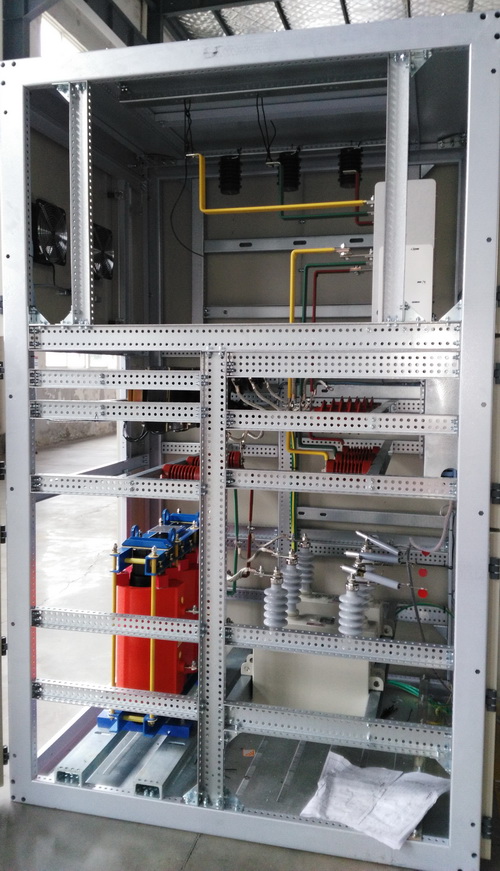 無(wú)功補(bǔ)償柜側(cè)面