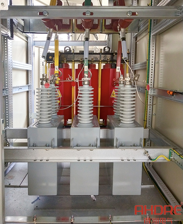 高壓無功就地補(bǔ)償裝置.jpg 高壓無功就地補(bǔ)償裝置.jpg