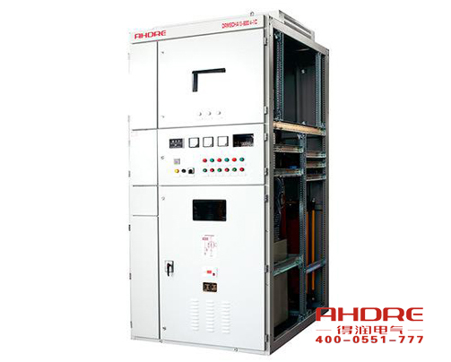 隨著電網(wǎng)供電質(zhì)量進(jìn)一步加強(qiáng)，為了節(jié)約電能，提高電能的利用率，各企業(yè)積極的在中壓系統(tǒng)采取電容集中補(bǔ)償有力措施，以利功率因數(shù)的提高。這樣企業(yè)就需要找生產(chǎn)無功補(bǔ)償裝置廠家購買無功補(bǔ)償裝置。安徽得潤電氣技術(shù)有限公司就是一家有實(shí)力的無功補(bǔ)償裝置生產(chǎn)廠家。下面介紹一下得潤電氣無功補(bǔ)償裝置產(chǎn)品的優(yōu)勢在哪里？